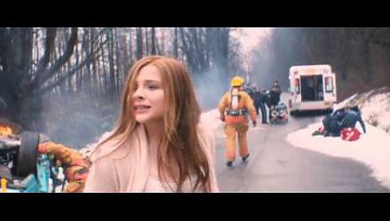 Szenenbild aus dem Film 'Wenn ich bleibe'