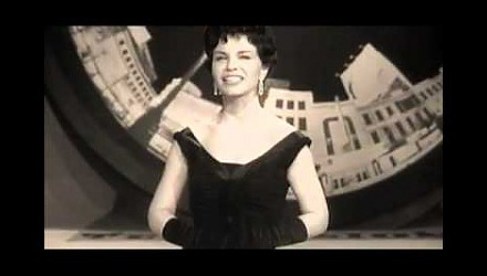 Szenenbild aus dem Film 'Sing! Inge, sing! - Der zerbrochene Traum der Inge Brandenburg'