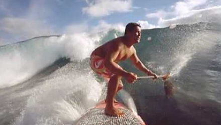 Szenenbild aus dem Film 'The Ultimate Wave Tahiti 3D'