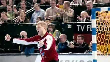 Szenenbild aus dem Film 'Projekt Gold - Eine deutsche Handball-WM'