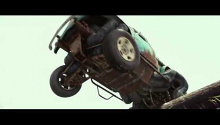 Szenenbild aus dem Film 'Monster Trucks'