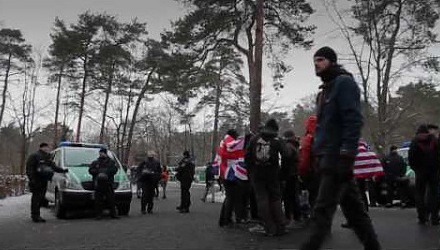 Szenenbild aus dem Film 'Come together. Dresden und der 13. Februar'