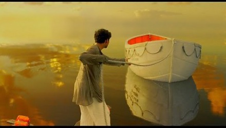 Szenenbild aus dem Film 'Life of Pi: Schiffbruch mit Tiger'