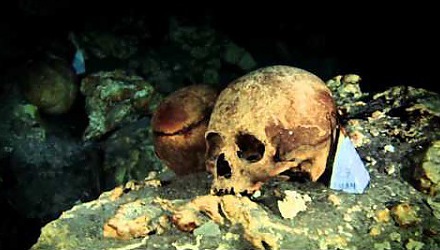 Szenenbild aus dem Film 'Verborgene Welten 3D - Die Höhlen der Toten'