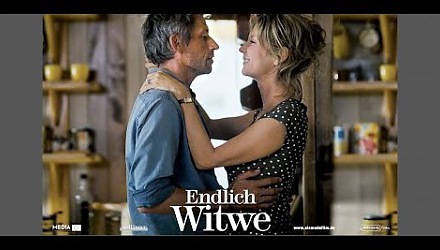 Szenenbild aus dem Film 'Endlich Witwe'