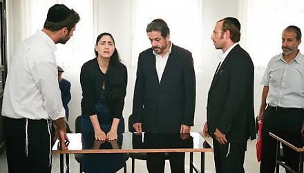 Szenenbild aus dem Film 'Get - Der Prozess der Viviane Amsalem'