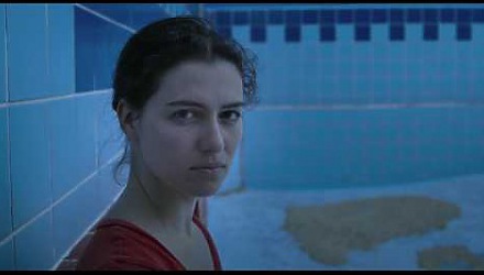 Szenenbild aus dem Film 'Swimmingpool am Golan'